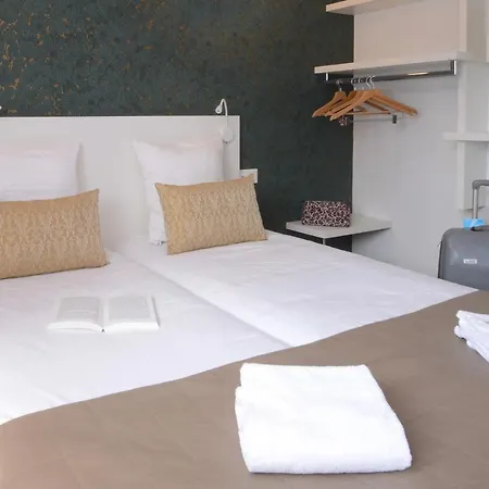 ホテル Arc-en-ciel Contact コルマール