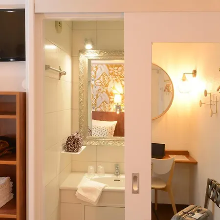 Arc-en-ciel Contact ホテル 2*