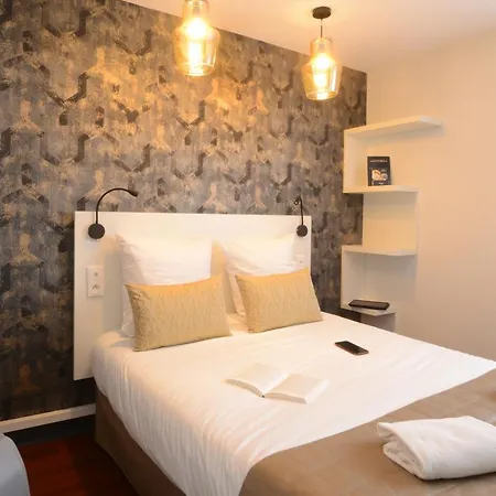 Arc-en-ciel Contact Hotell