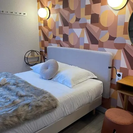 ホテル Arc-en-ciel Contact 2*