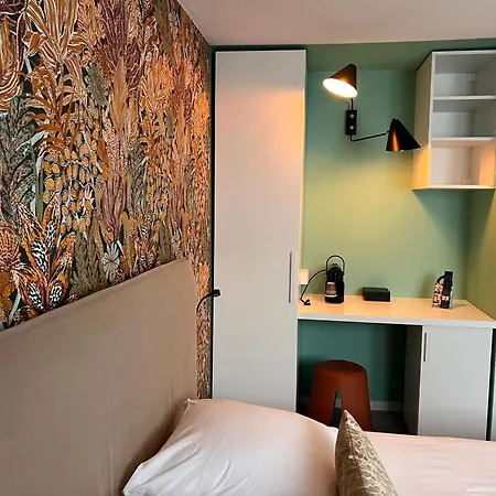Arc-en-ciel Contact Hotell 2*