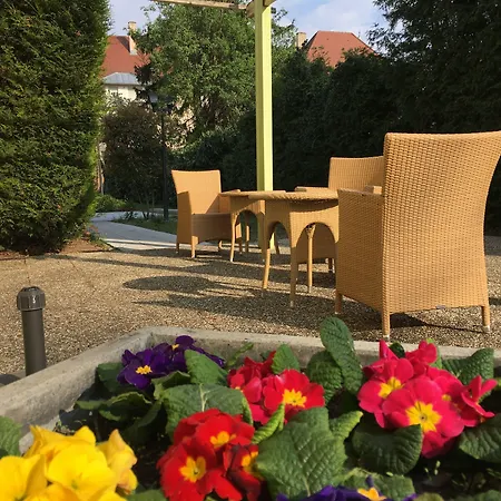 Hotell Arc-en-ciel Contact Colmar