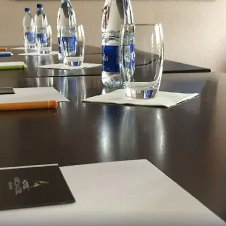 Arc-en-ciel Contact Hotell 2*