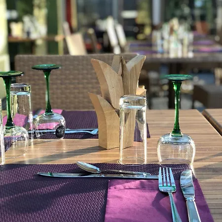 ホテル Arc-en-ciel Contact コルマール