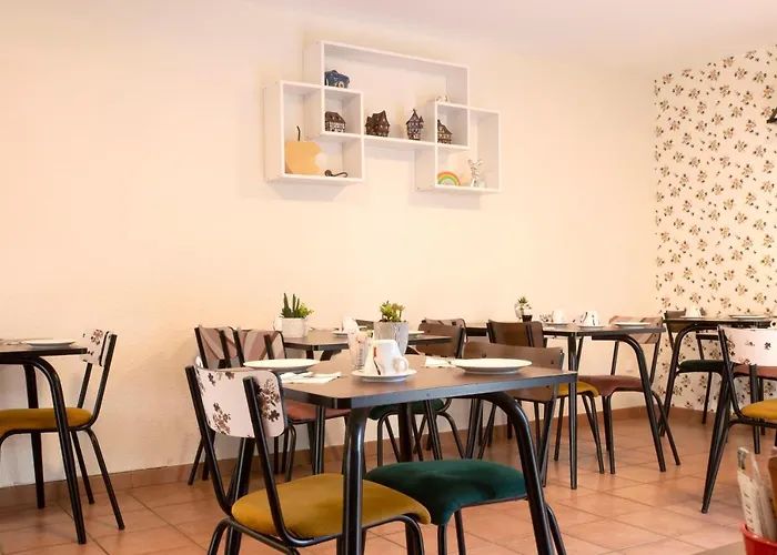 Hotel Arc-en-ciel Contact 2*