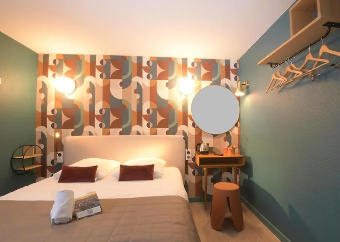 Arc-en-ciel Contact Hotel