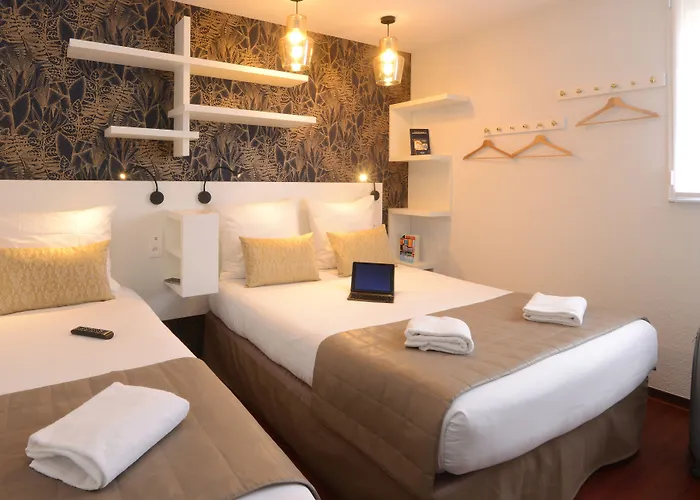 Hotel Arc-en-ciel Contact 2*