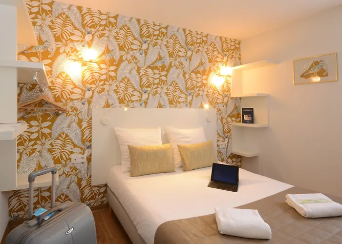 Arc-en-ciel Contact Hotel 2*